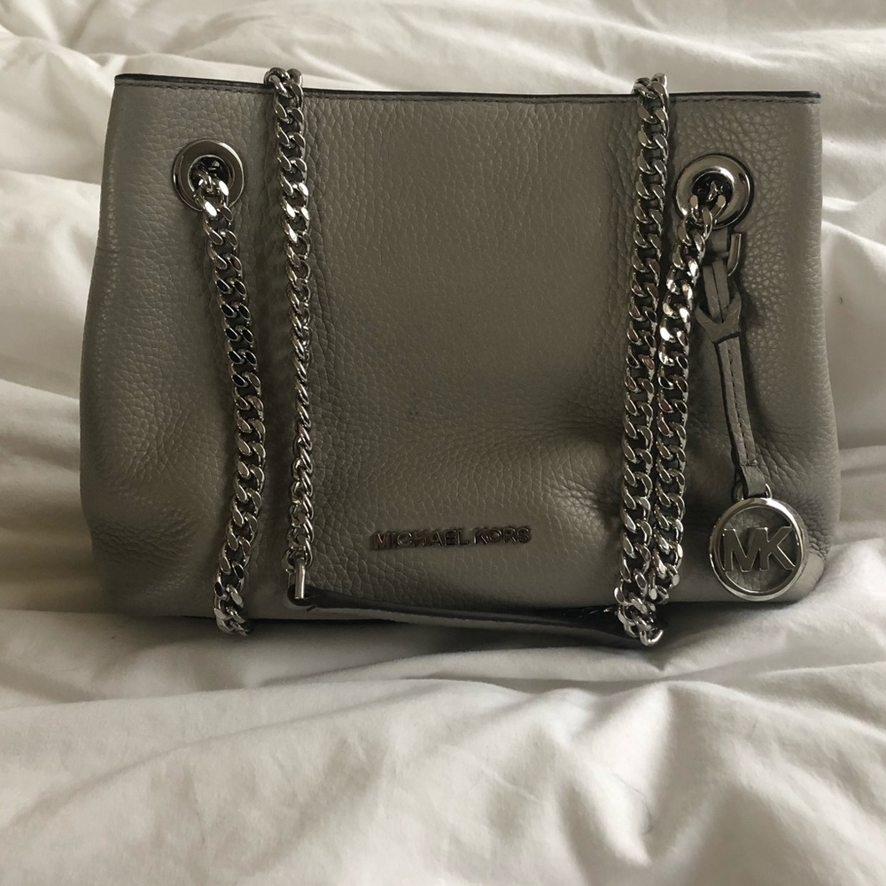 Michael Kors Jet Set Silver Chain Pearl Gray